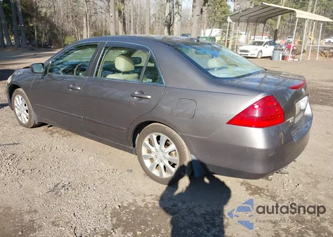 2006 Honda Accord 3.0 Ex z USA, uszkodzony, nr VIN 1HGCM66896A007583